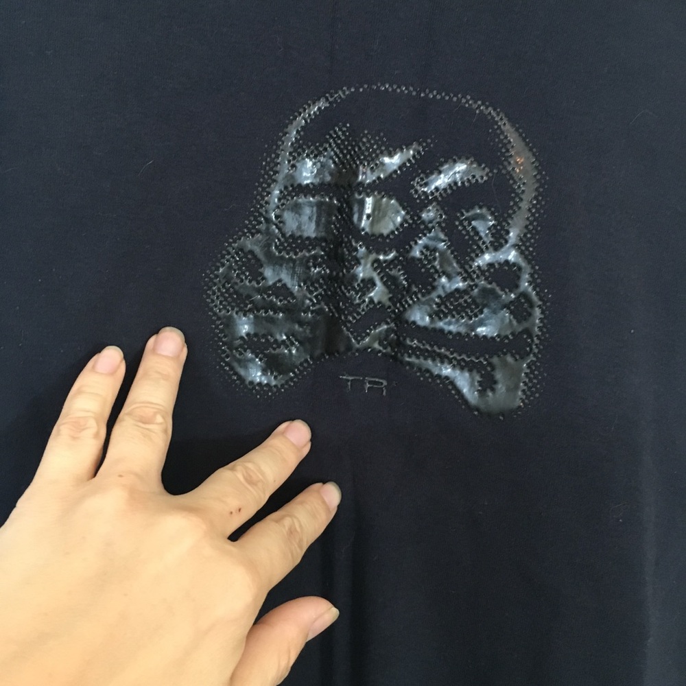 Jerry Leigh black skull tee raised rubber logo